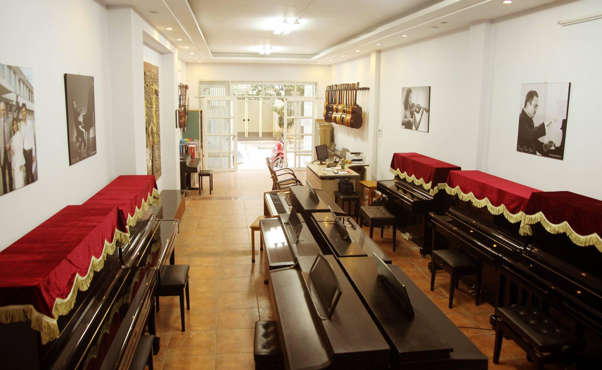 Musicland Piano Shop